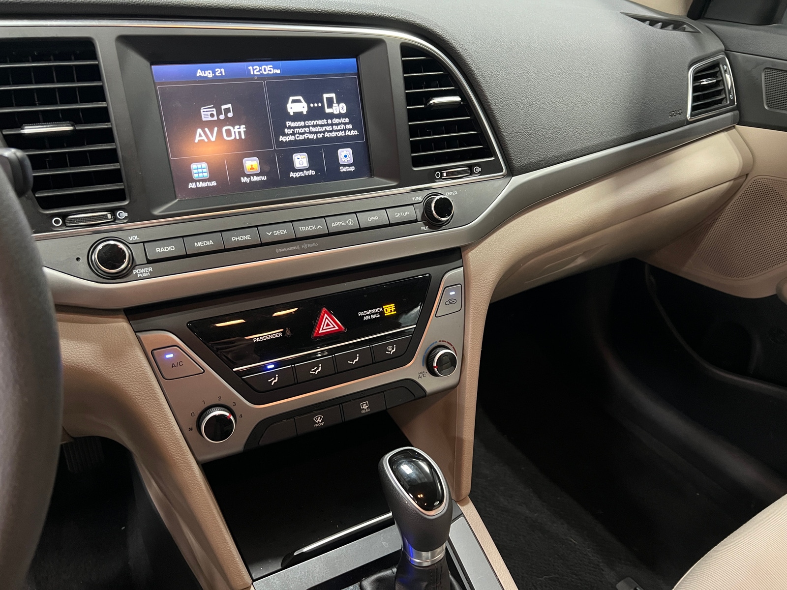 Thumbnail: 2017 Hyundai Elantra - 4