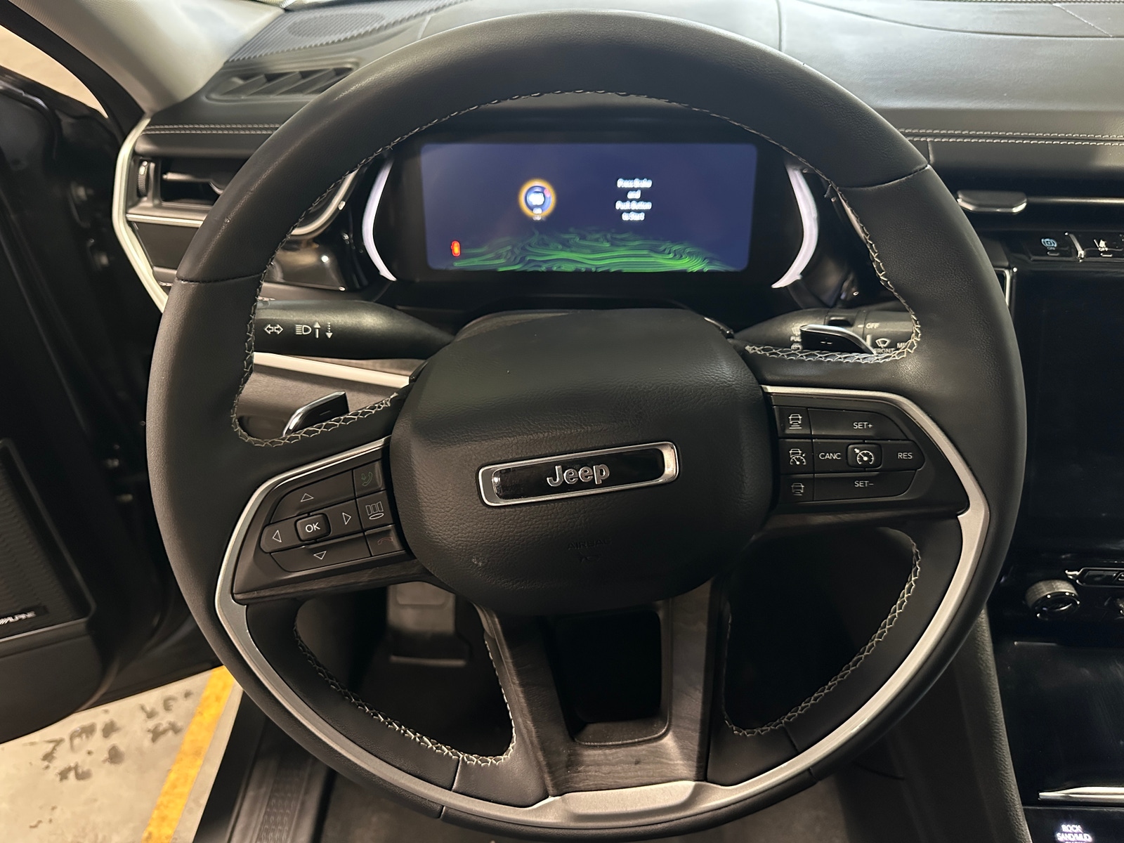 Thumbnail: 2022 Jeep Grand Cherokee - 4
