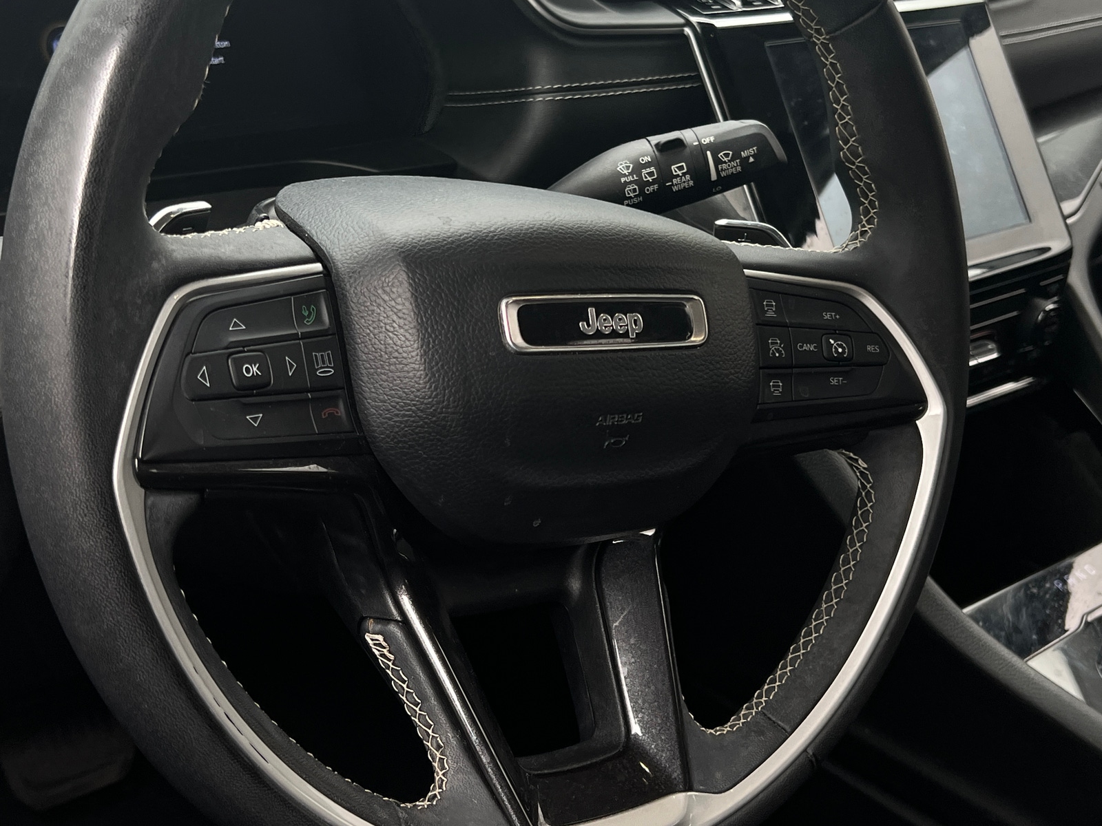 Thumbnail: 2023 Jeep Grand Cherokee L - 5