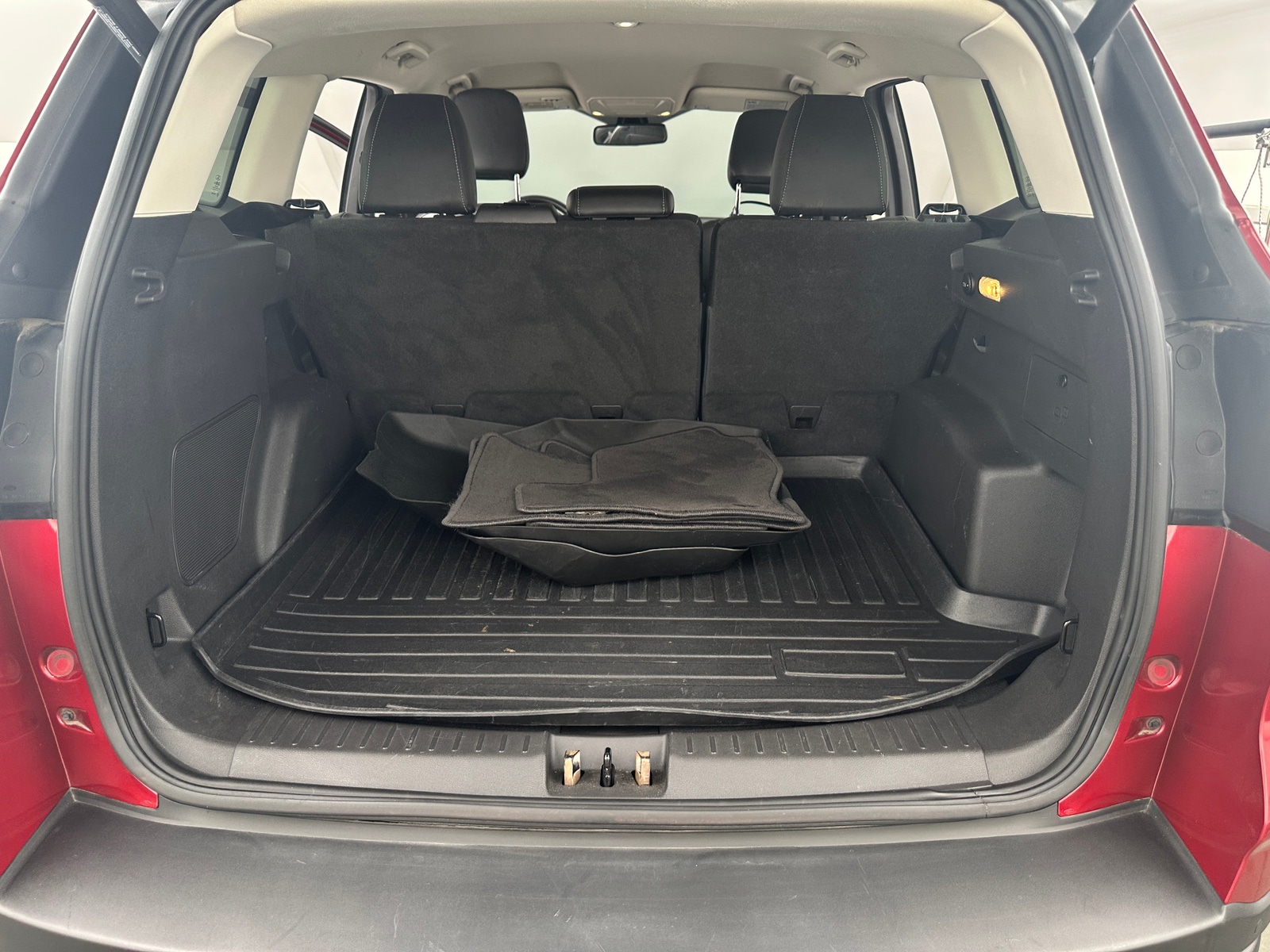 Thumbnail: 2019 Ford Escape - 6