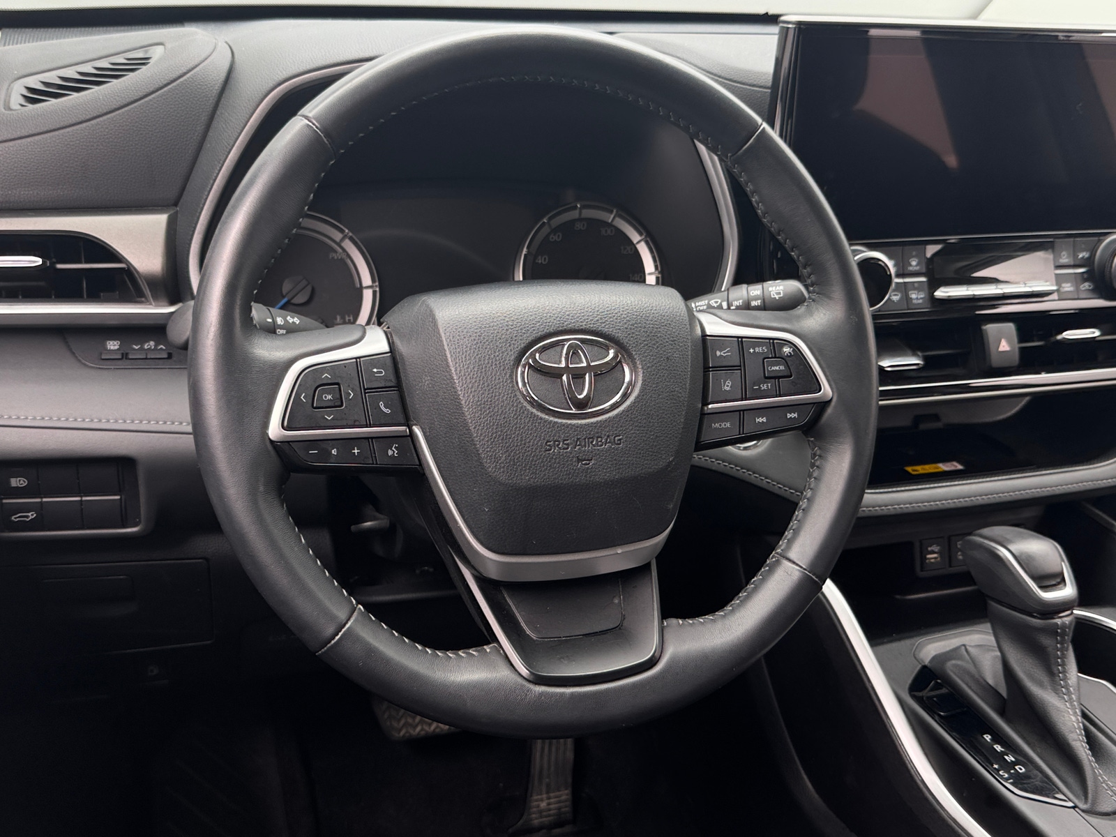Thumbnail: 2023 Toyota Highlander - 4