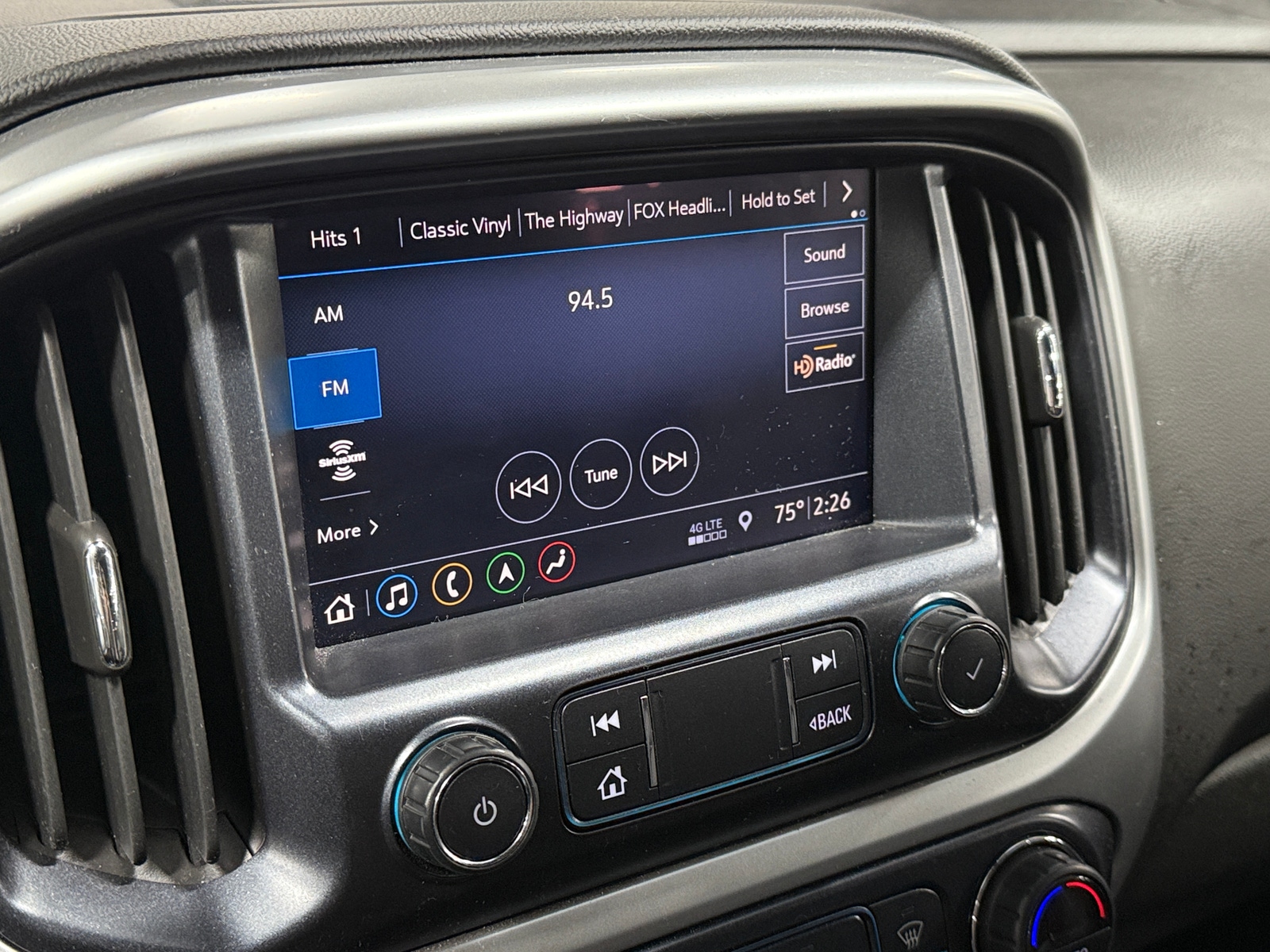 Thumbnail: 2019 Chevrolet Colorado - 3