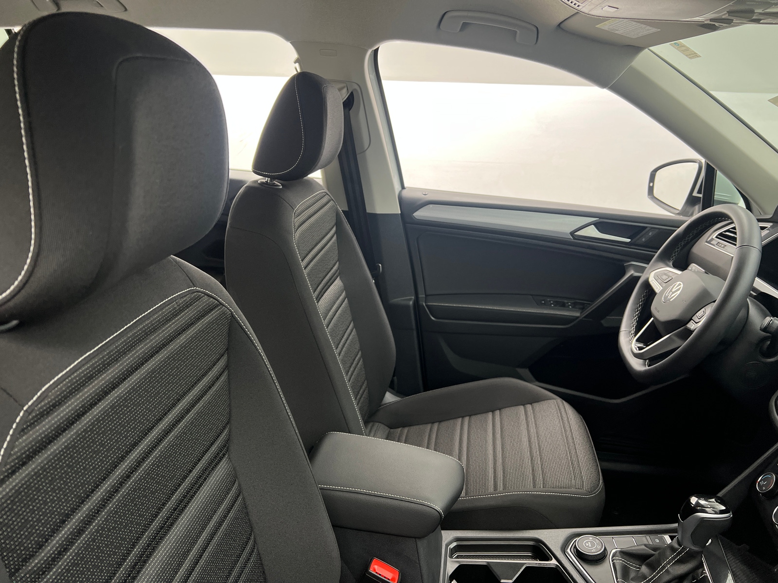 Thumbnail: 2024 Volkswagen Tiguan - 2
