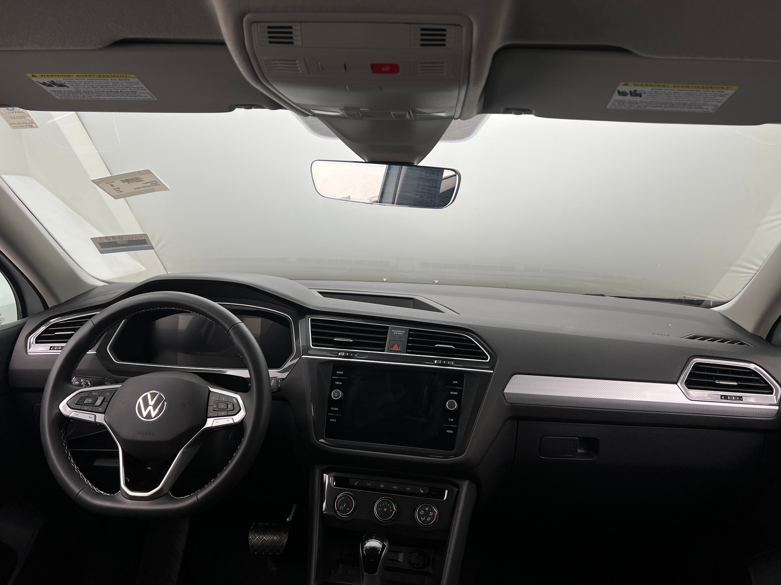 Thumbnail: 2024 Volkswagen Tiguan - 3