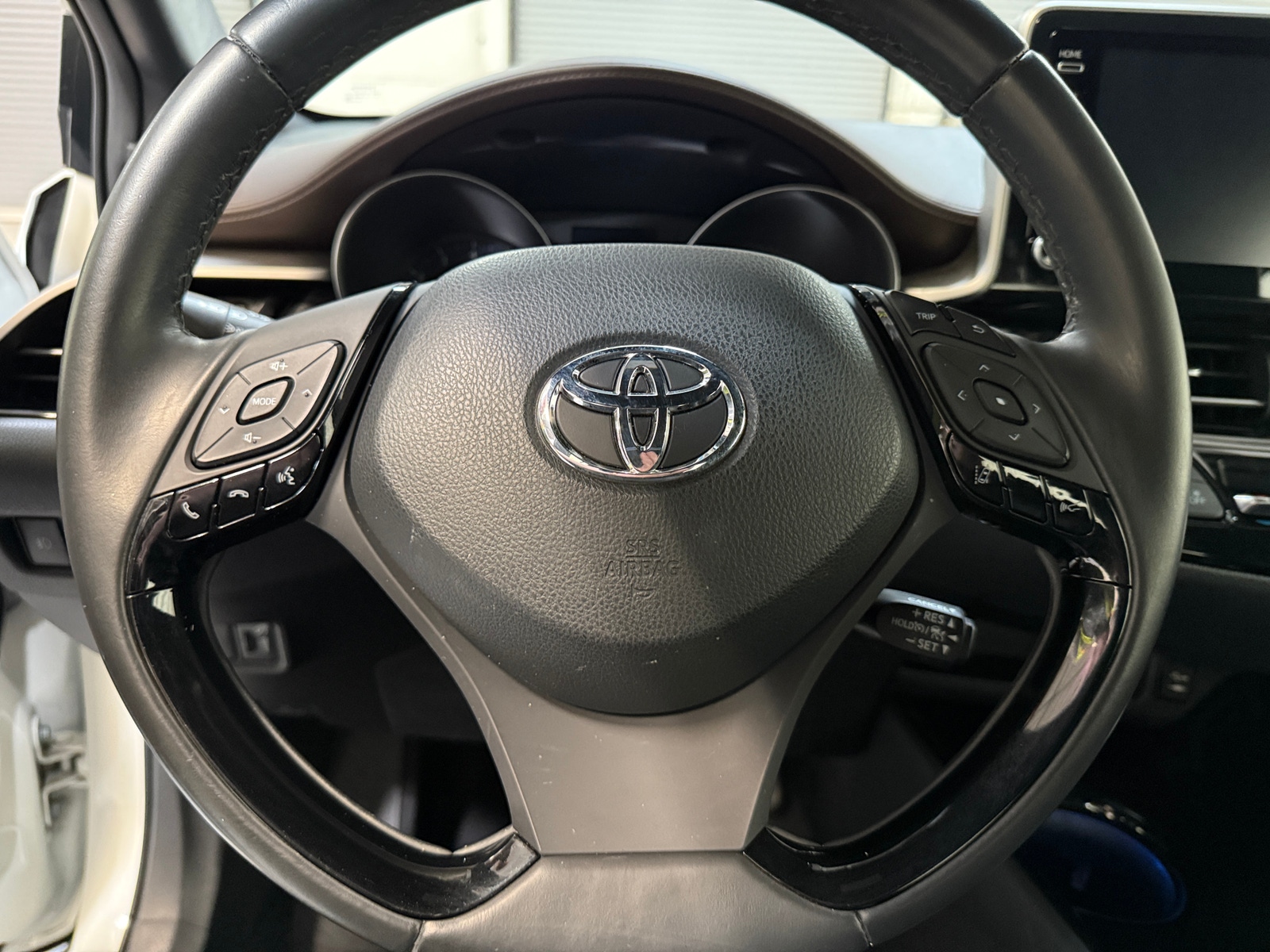 Thumbnail: 2019 Toyota C-HR - 4