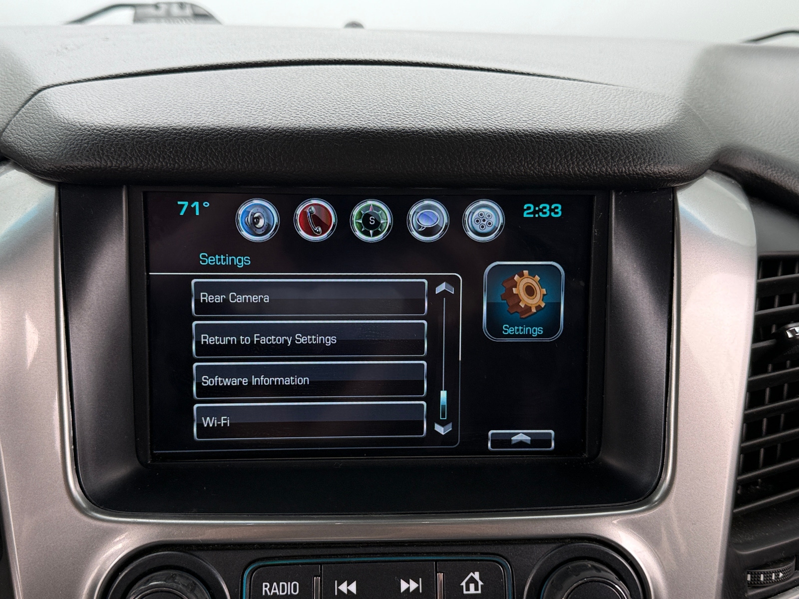 Thumbnail: 2019 Chevrolet Suburban - 3