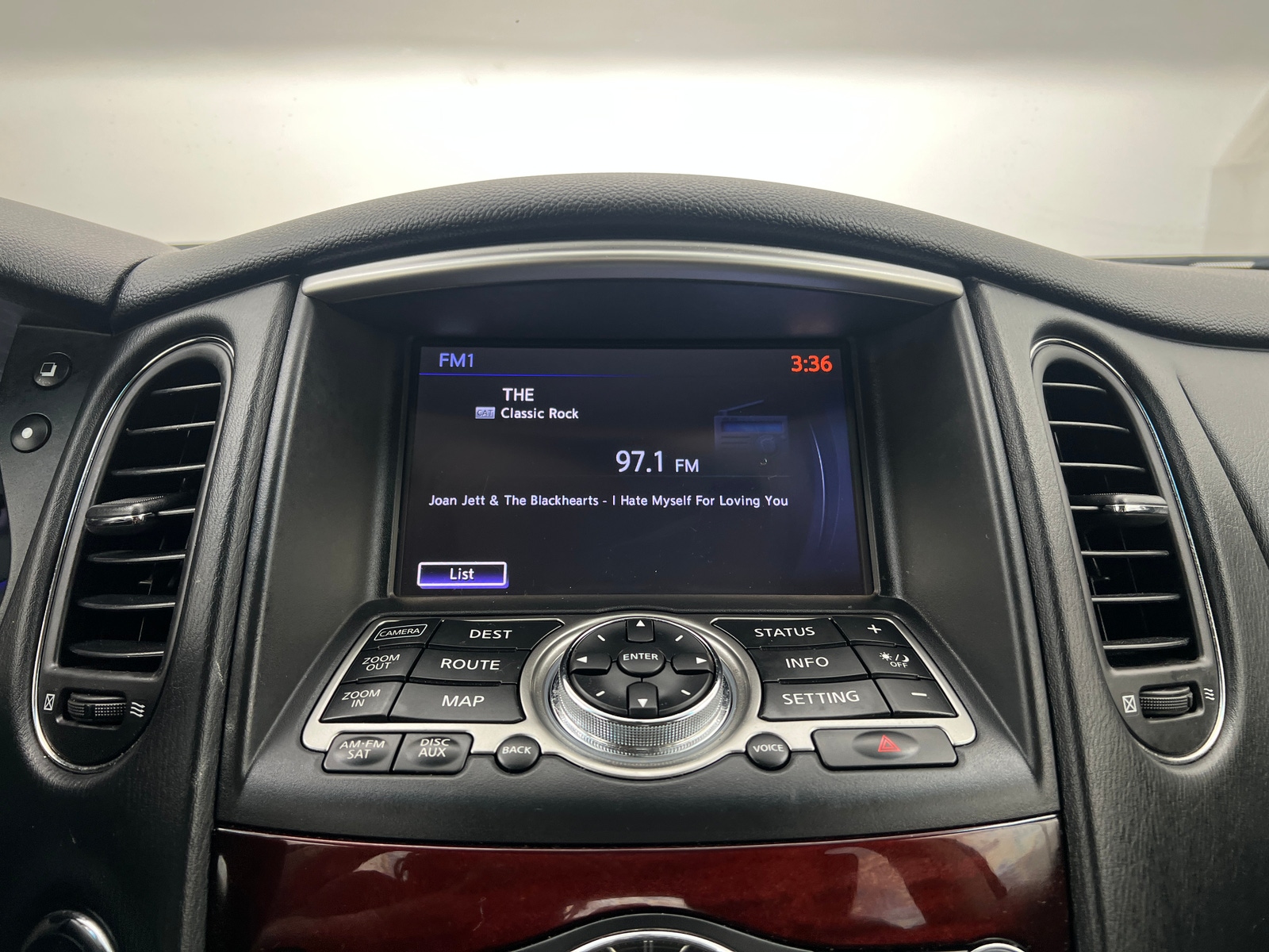 Thumbnail: 2016 INFINITI QX50 - 3