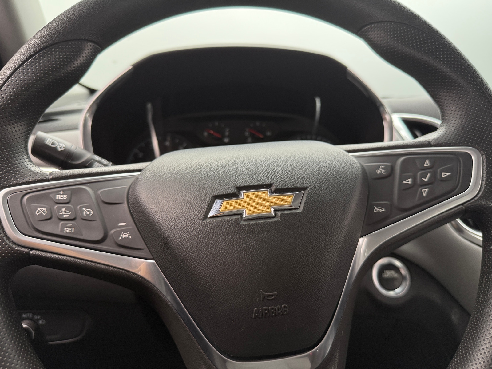 Thumbnail: 2022 Chevrolet Equinox - 5