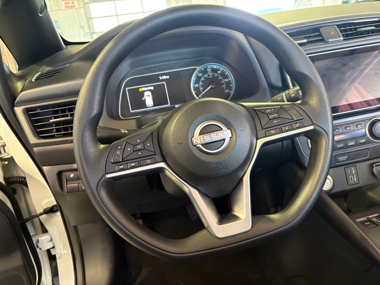 Thumbnail: 2025 Nissan Leaf - 5