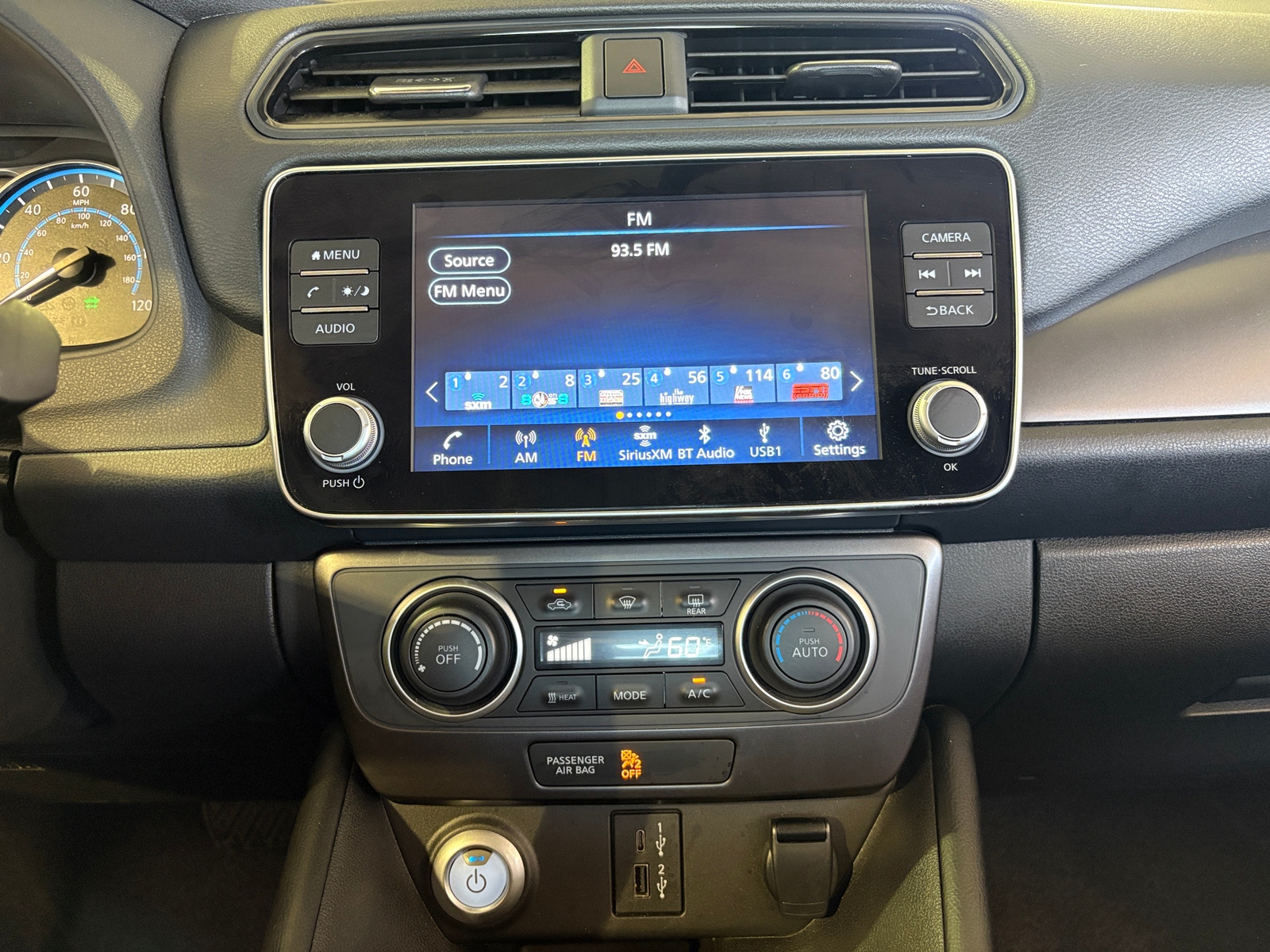 Thumbnail: 2025 Nissan Leaf - 4