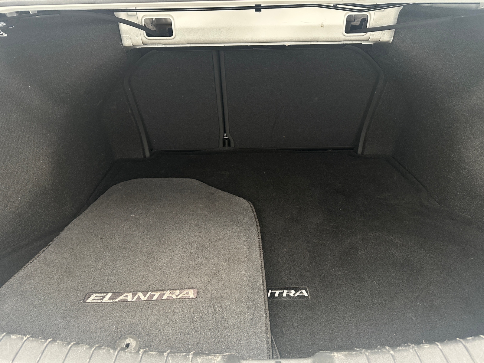 Thumbnail: 2017 Hyundai Elantra - 7