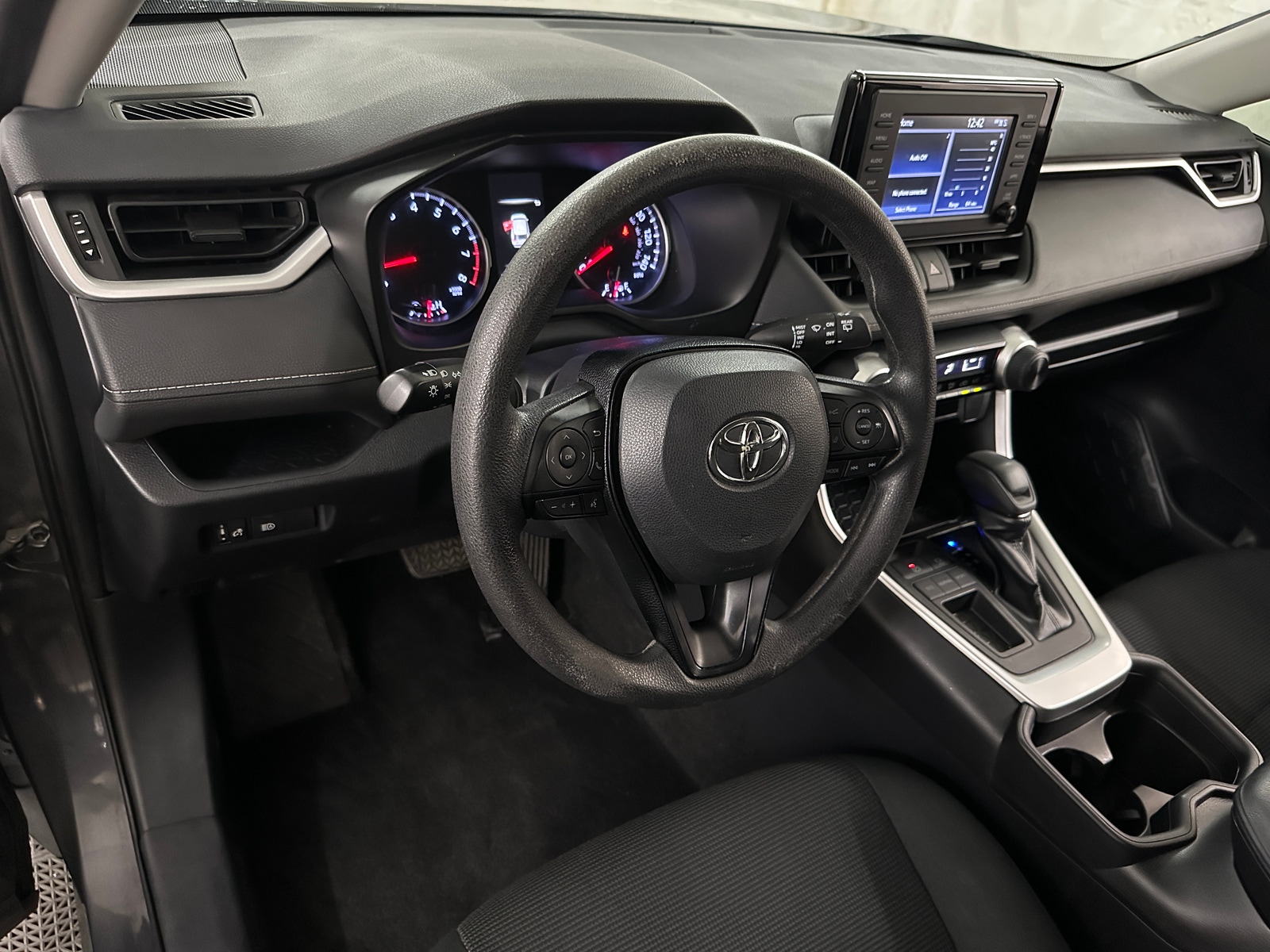 Thumbnail: 2019 Toyota RAV4 - 3