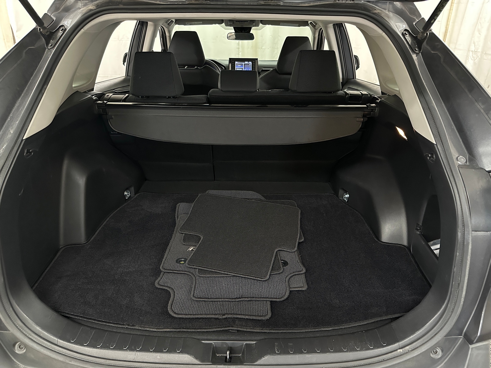 Thumbnail: 2019 Toyota RAV4 - 7