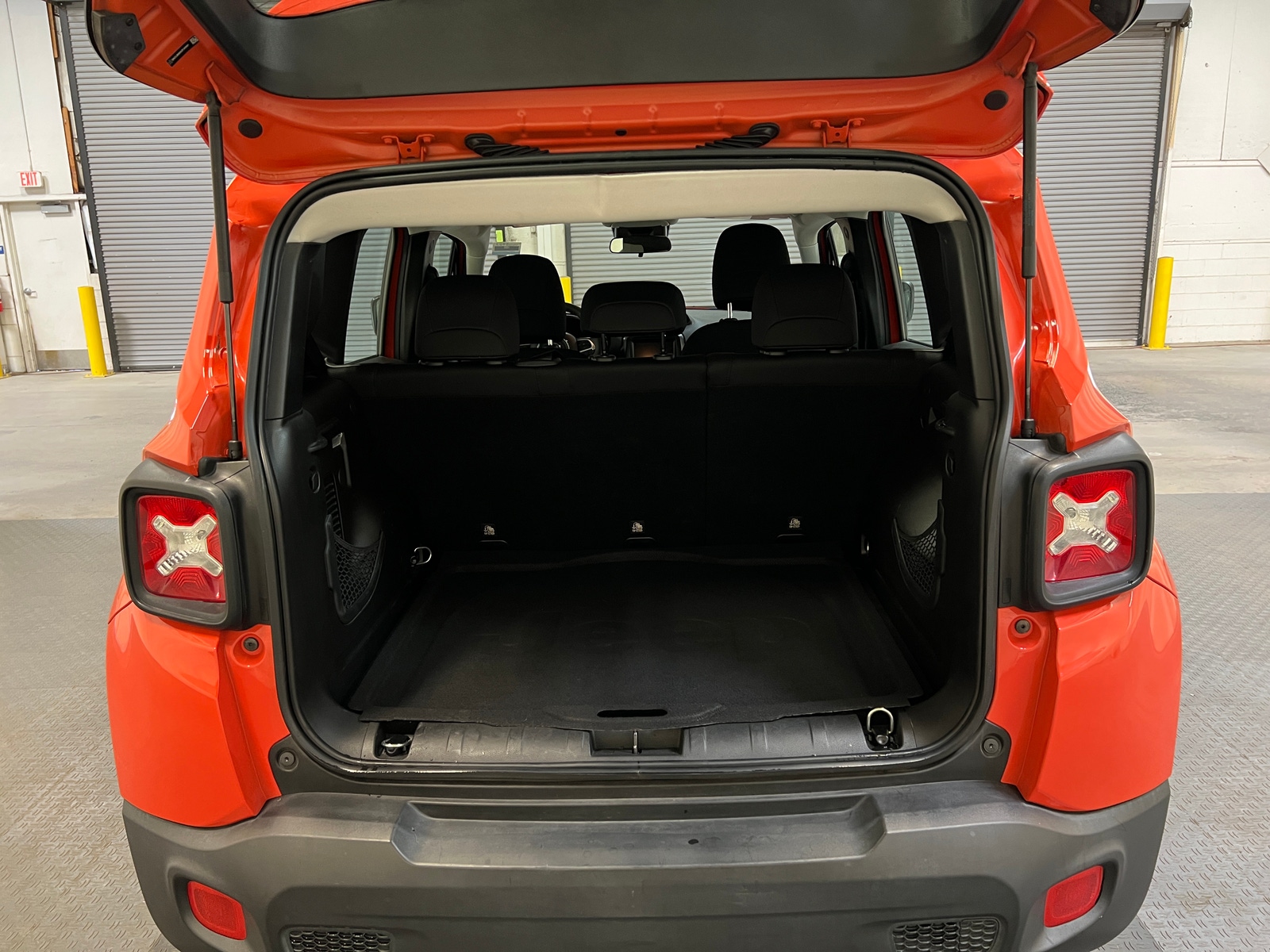 Thumbnail: 2018 Jeep Renegade - 7