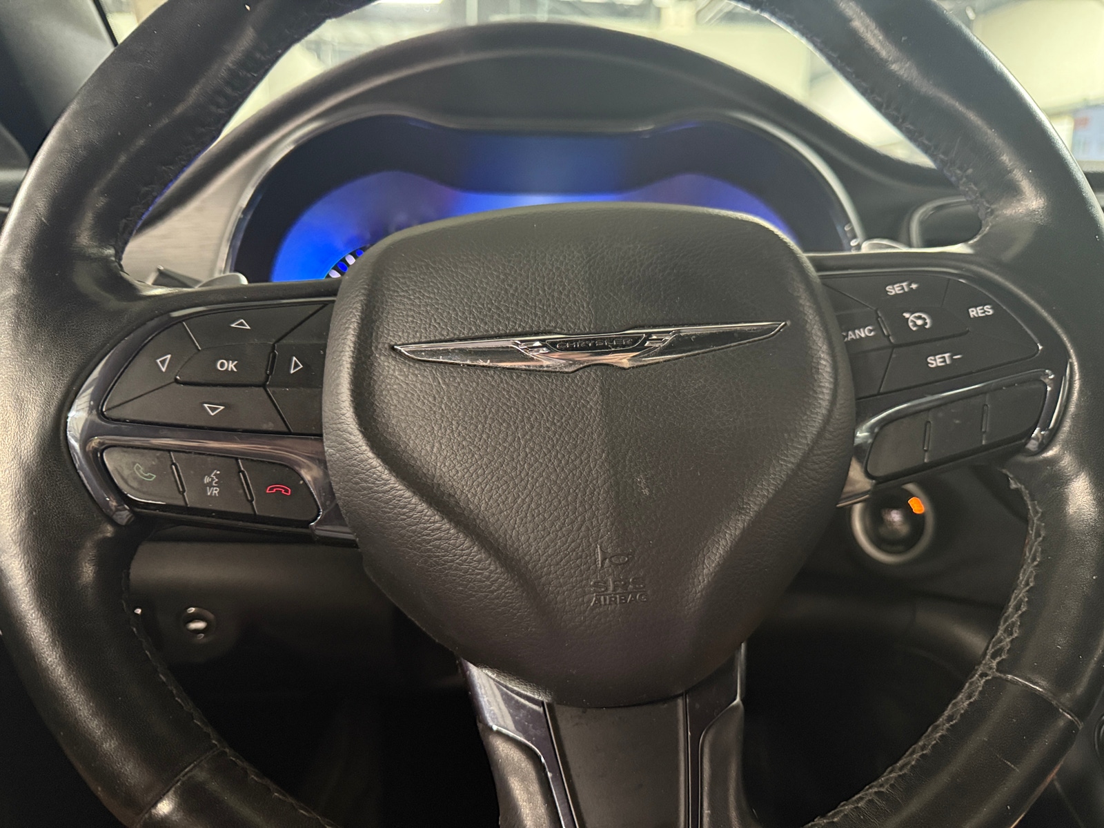 Thumbnail: 2016 Chrysler 200 - 4