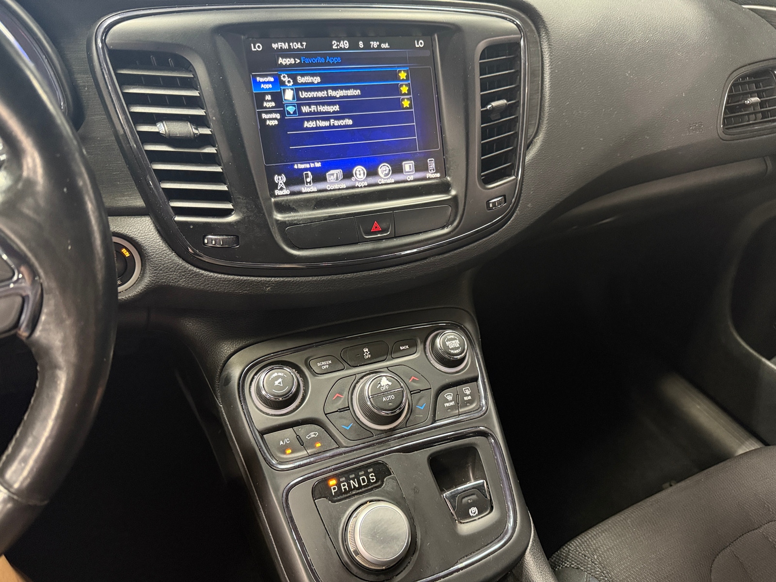 Thumbnail: 2016 Chrysler 200 - 3