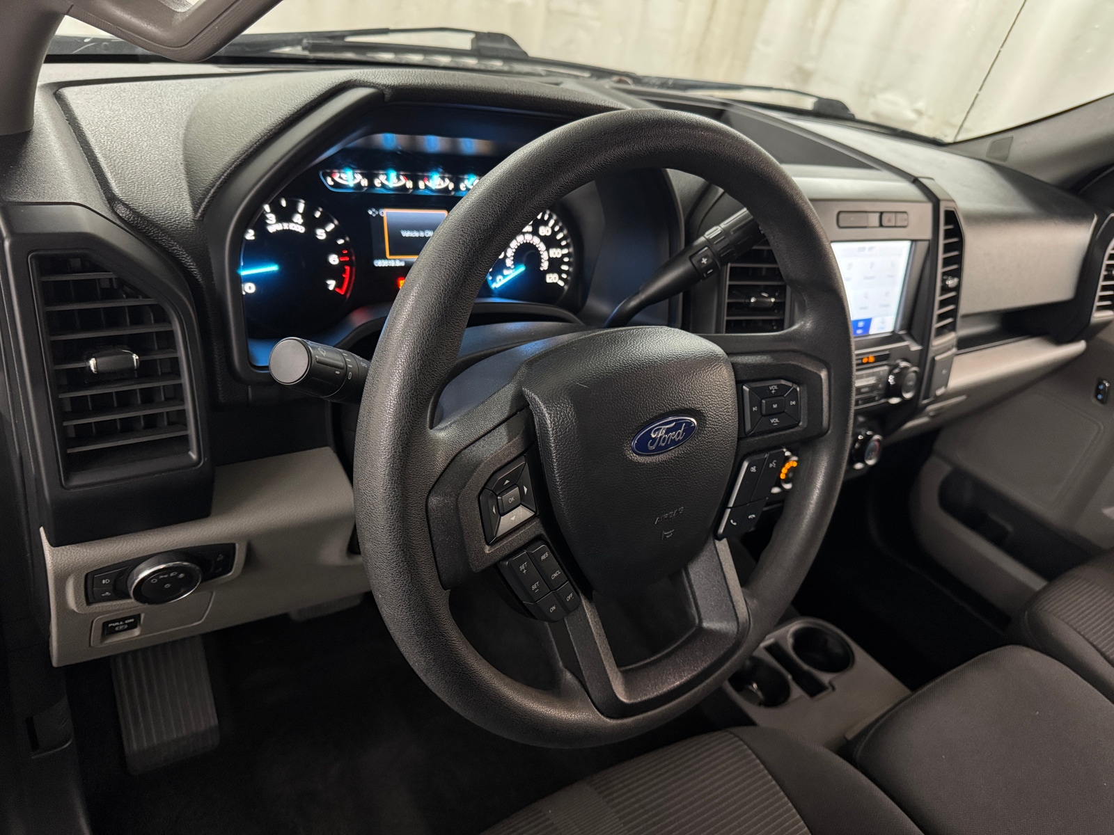 Thumbnail: 2019 Ford Econoline - 3