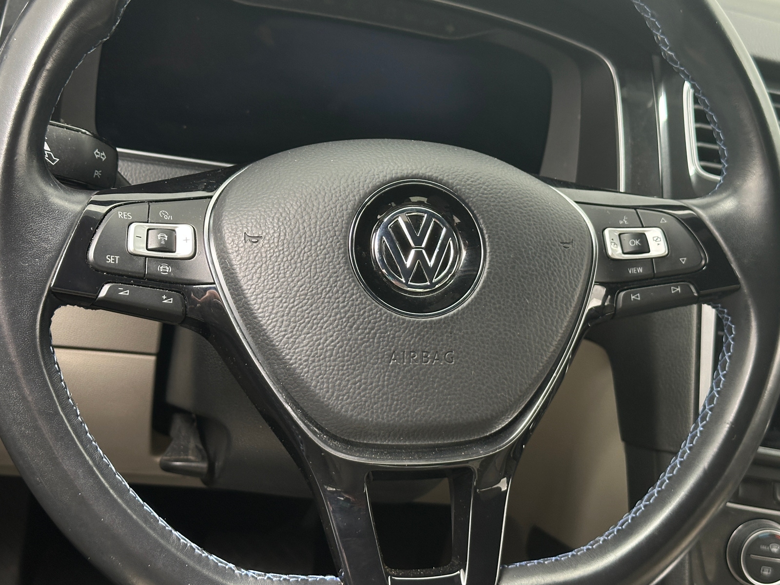 Thumbnail: 2019 Volkswagen e-Golf - 4