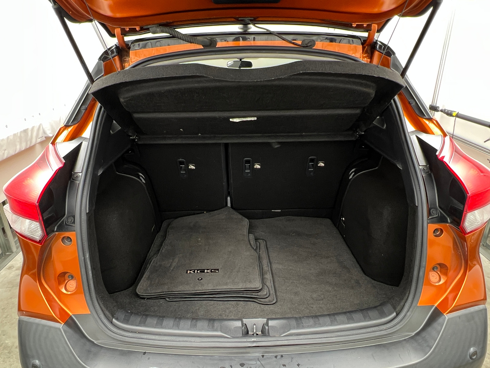 Thumbnail: 2020 Nissan Kicks - 7