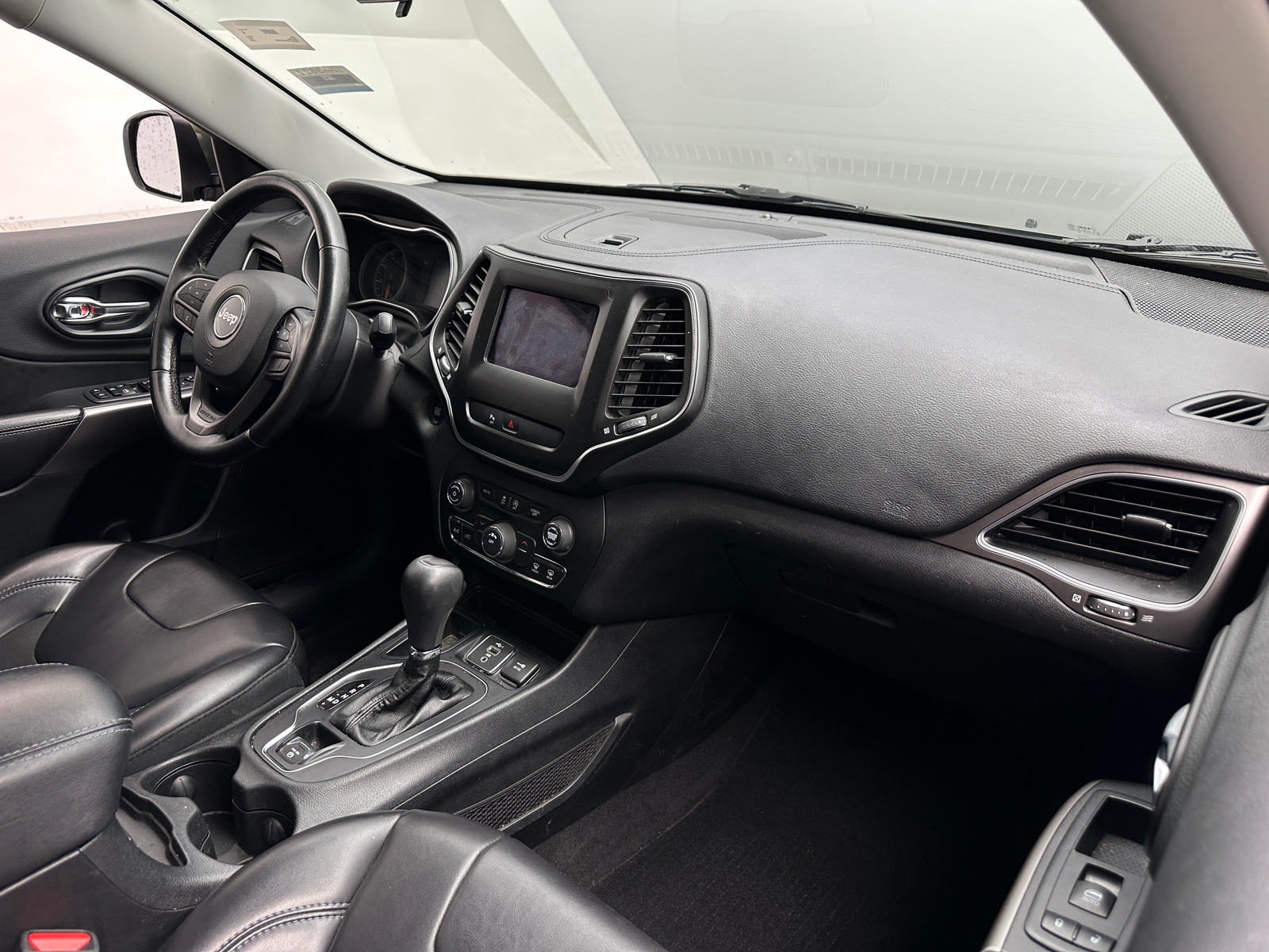 Thumbnail: 2019 Jeep Cherokee - 3