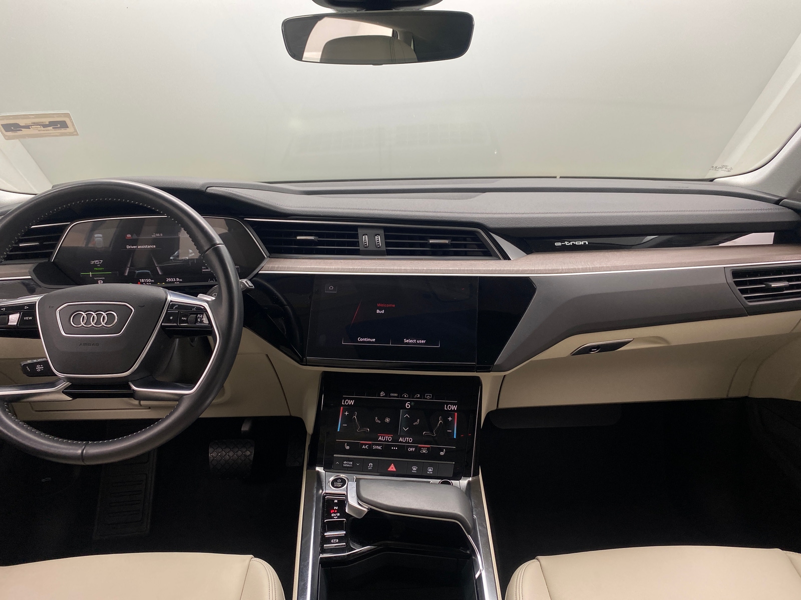 Thumbnail: 2021 Audi e-tron - 2