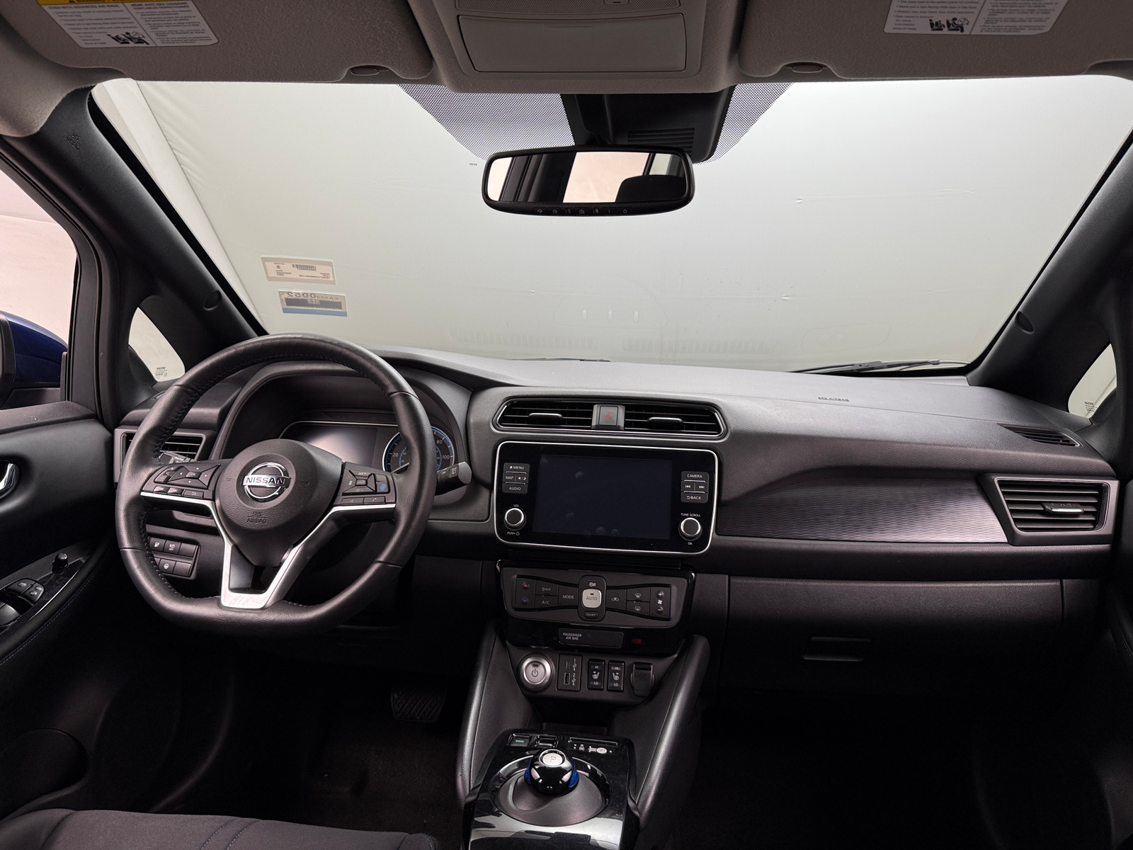 Thumbnail: 2022 Nissan Leaf - 3