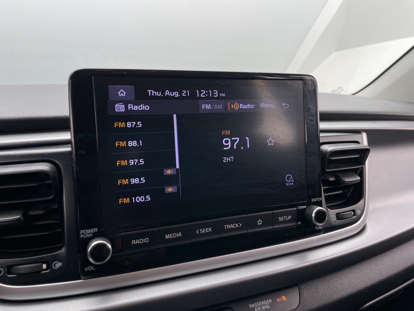 Thumbnail: 2021 Kia Rio - 4