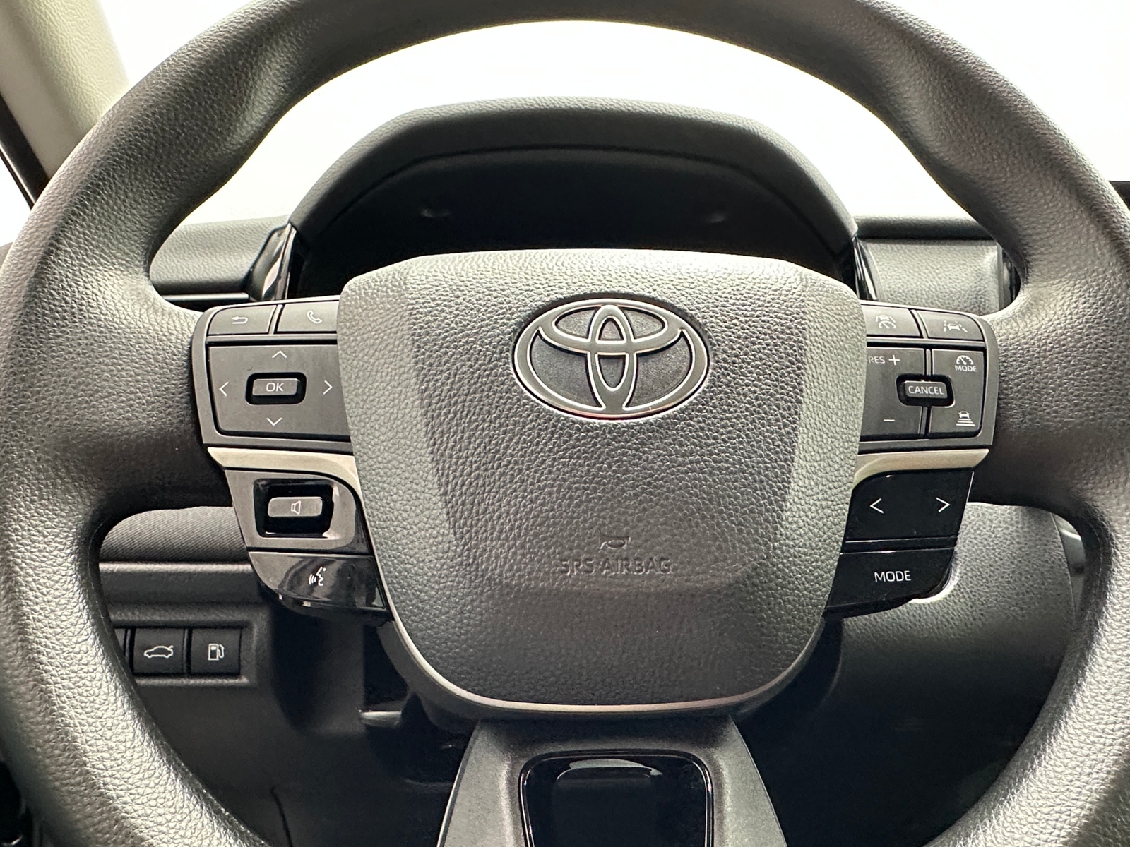 Thumbnail: 2025 Toyota Camry - 5