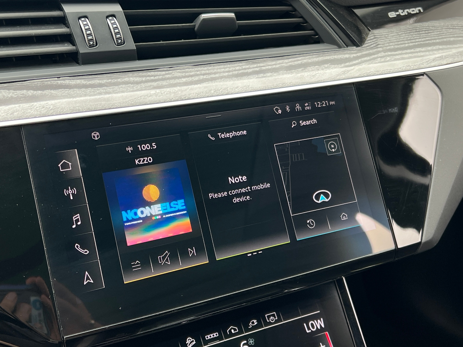 Thumbnail: 2021 Audi e-tron - 3