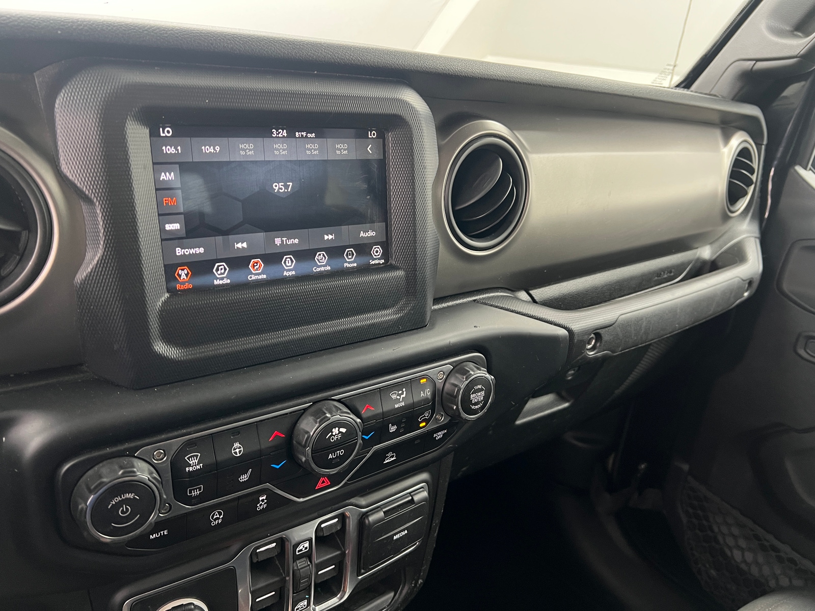 Thumbnail: 2020 Jeep Gladiator - 4