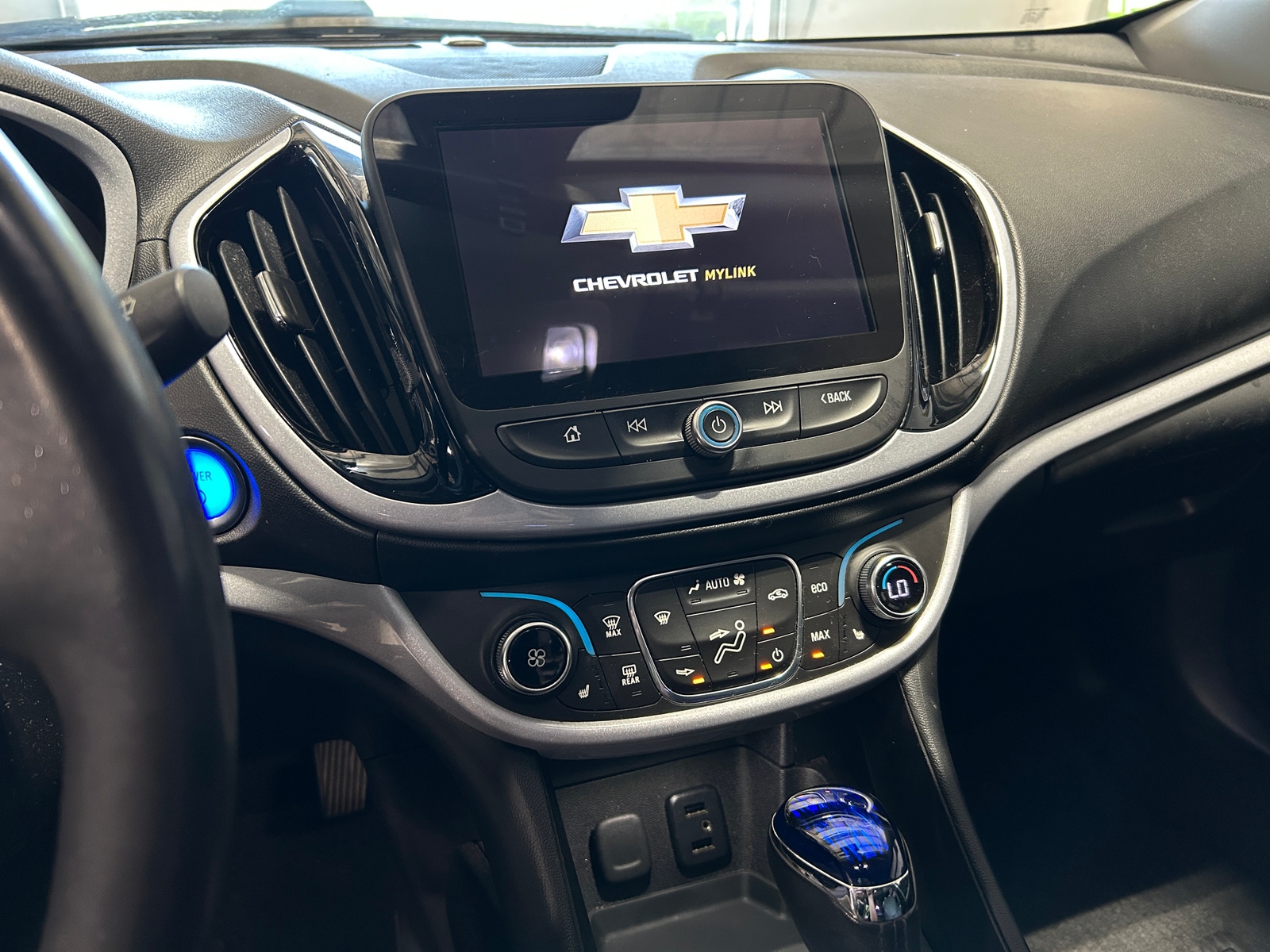Thumbnail: 2017 Chevrolet Volt - 3