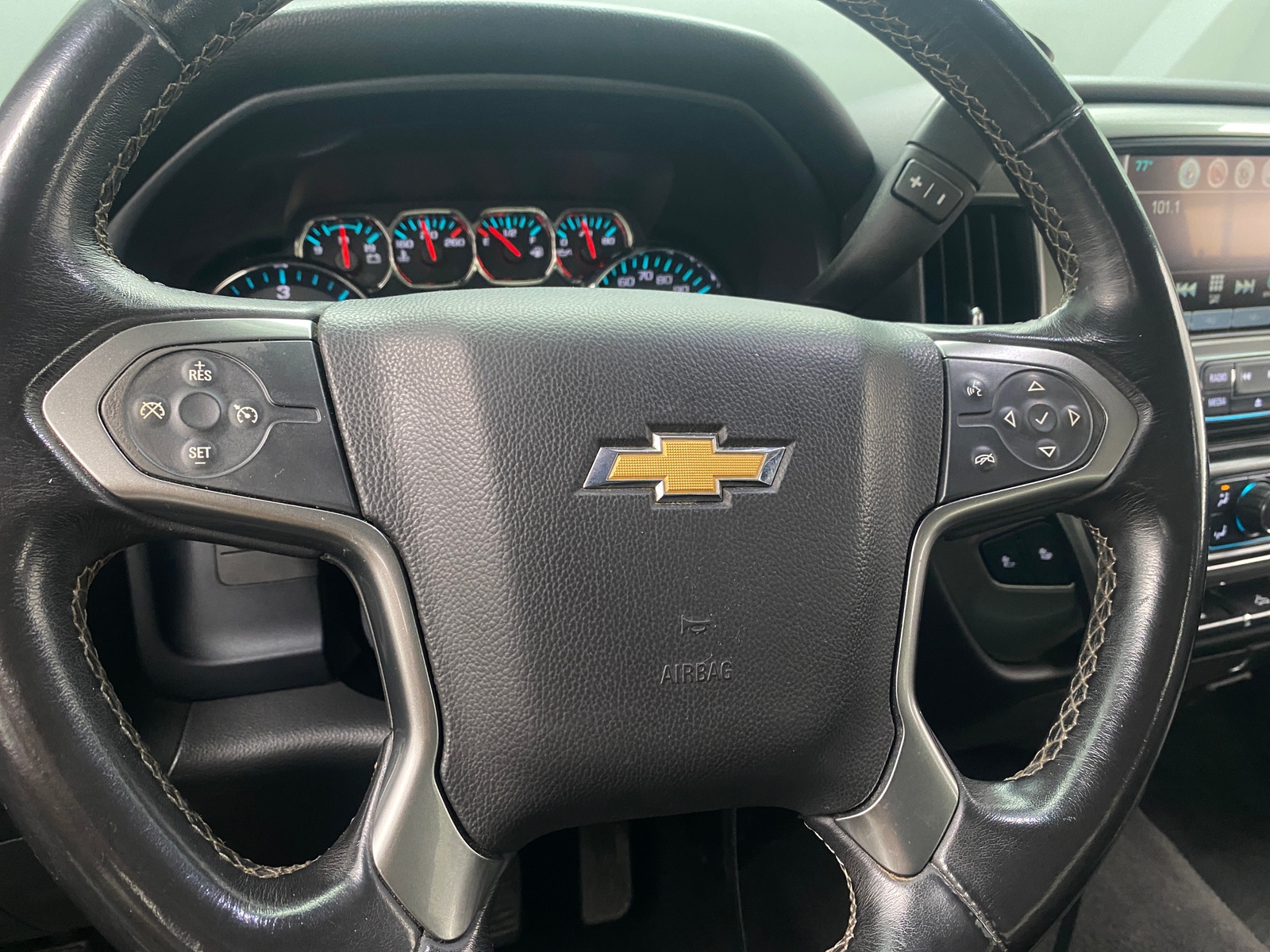 Thumbnail: 2018 Chevrolet Silverado 1500 - 4