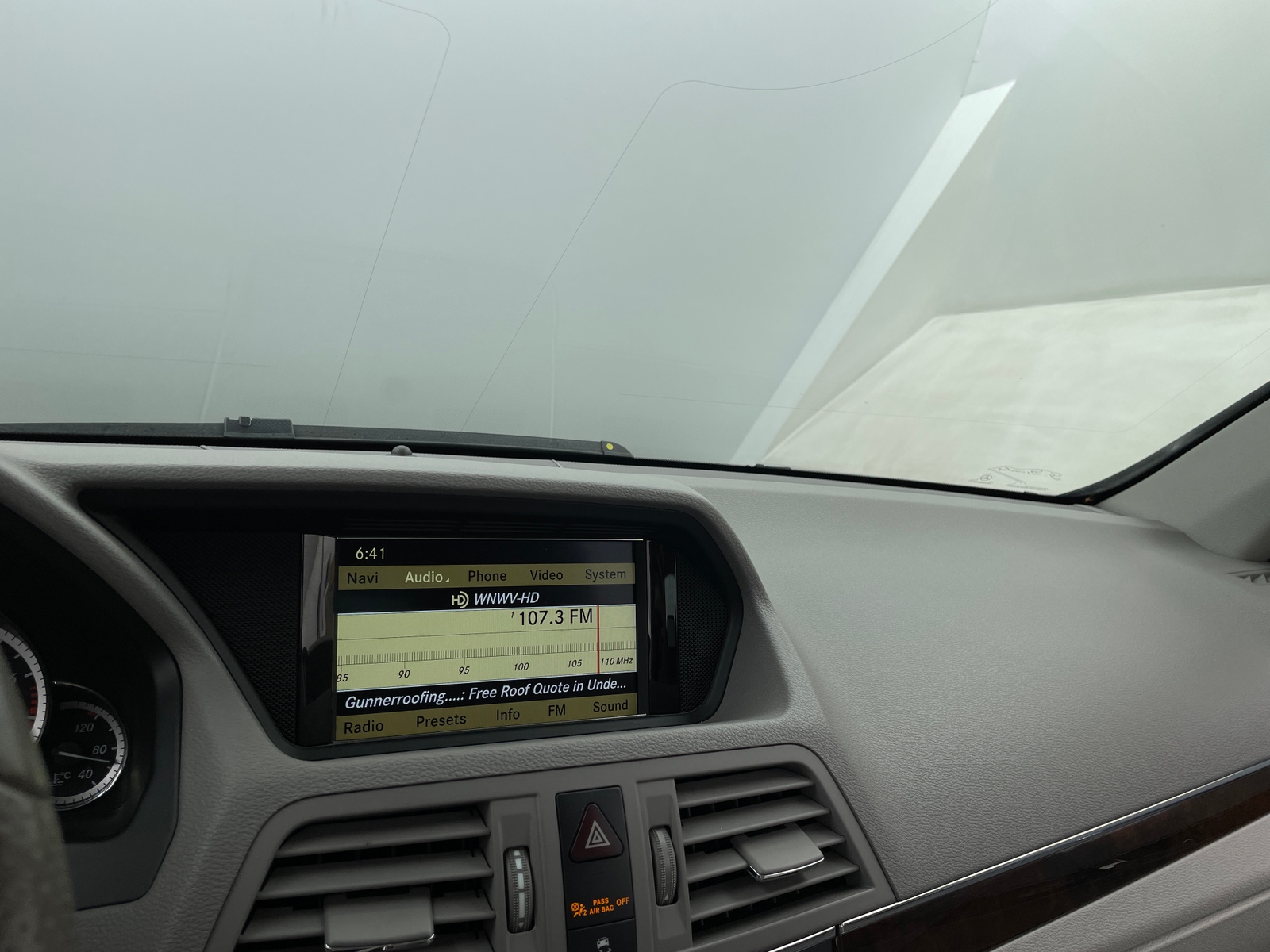 Thumbnail: 2011 Mercedes-Benz E-Class - 3