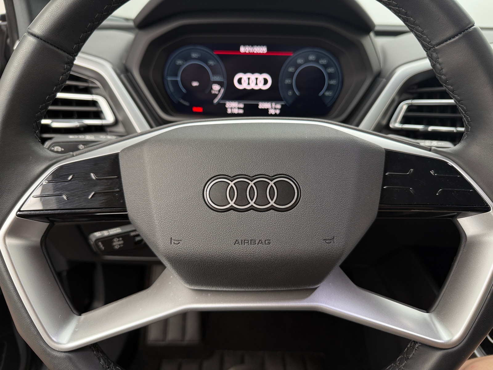 Thumbnail: 2024 Audi Q4 e-tron - 4