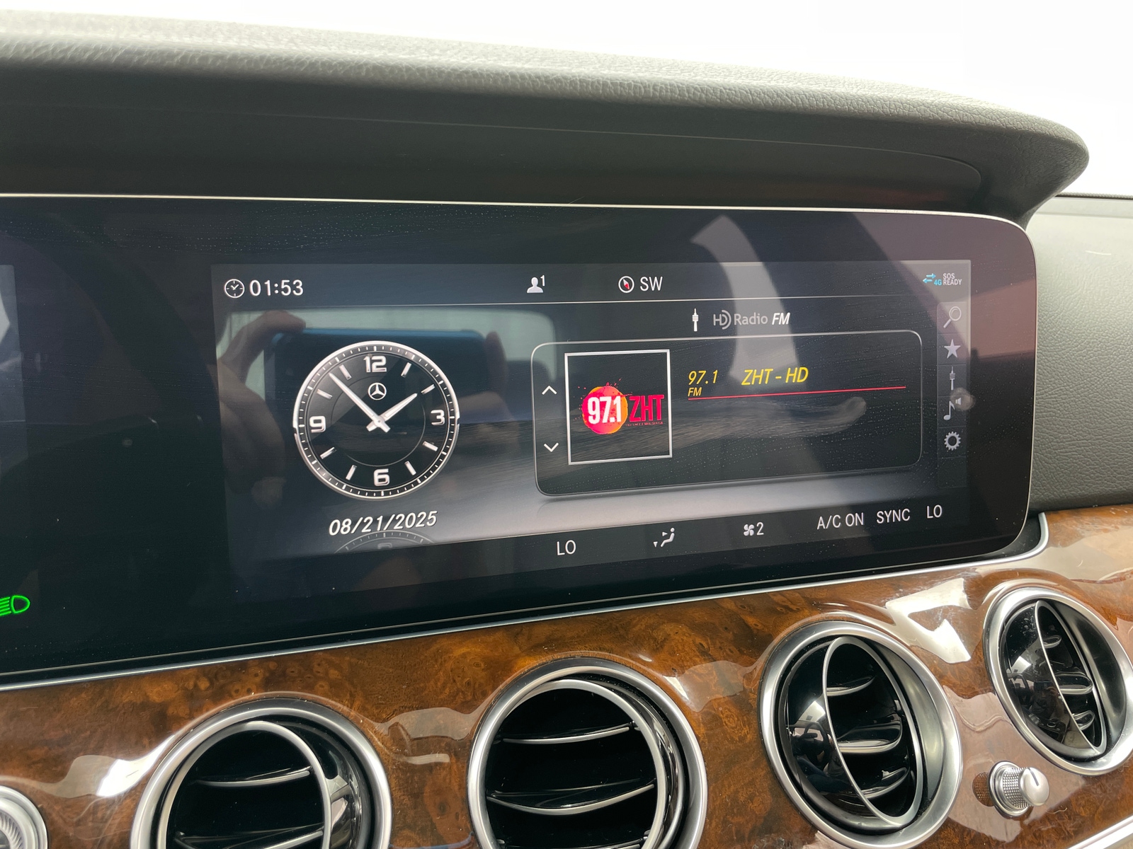 Thumbnail: 2019 Mercedes-Benz E-Class - 3