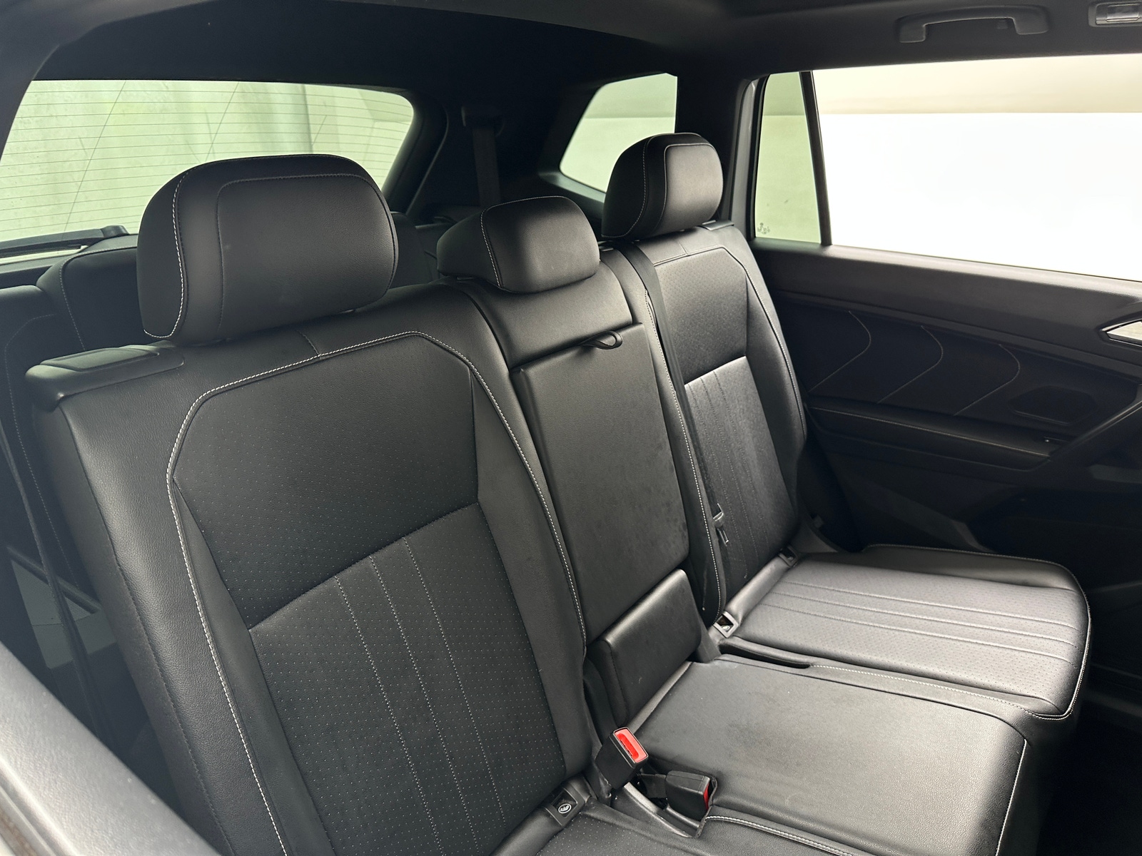 Thumbnail: 2023 Volkswagen Tiguan - 5