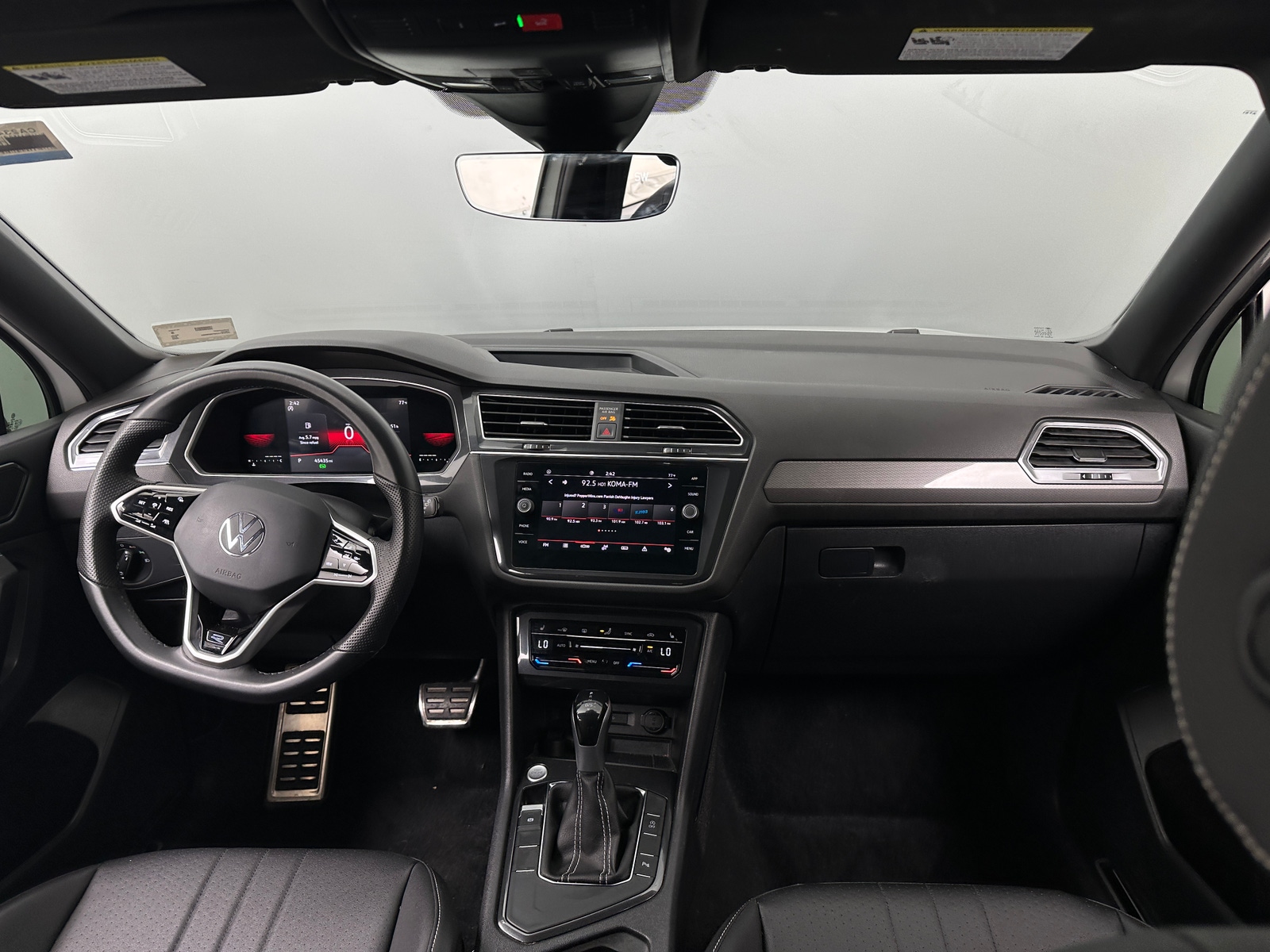Thumbnail: 2023 Volkswagen Tiguan - 2