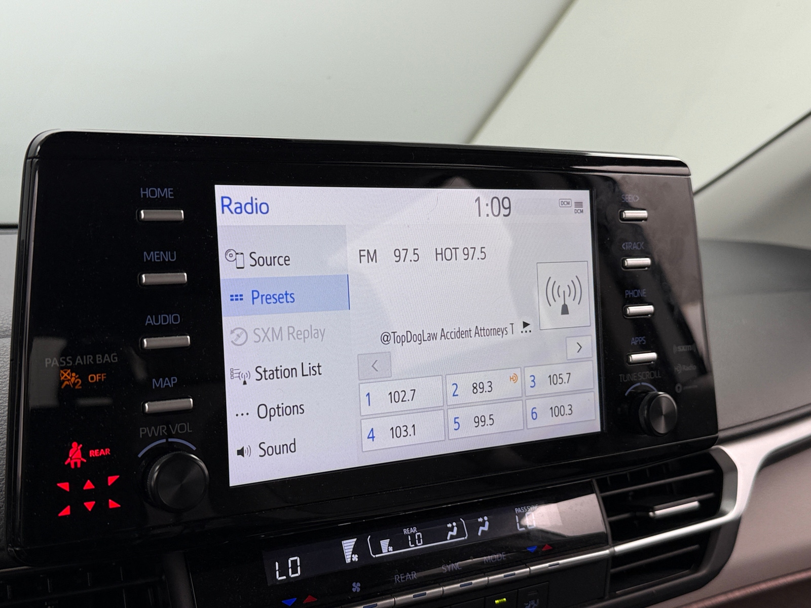 Thumbnail: 2021 Toyota Sienna - 3