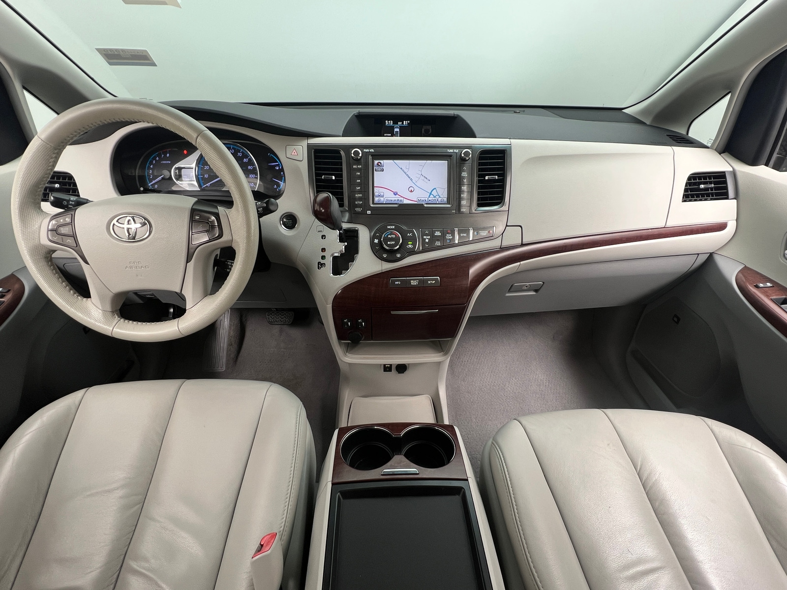 Thumbnail: 2011 Toyota Sienna - 2