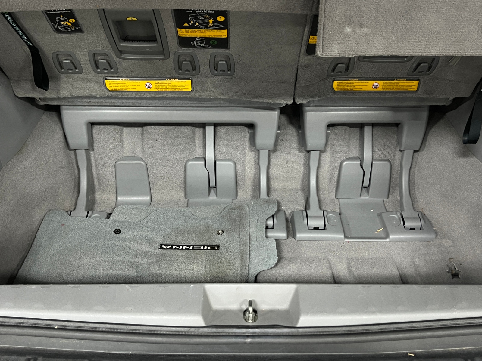 Thumbnail: 2011 Toyota Sienna - 6