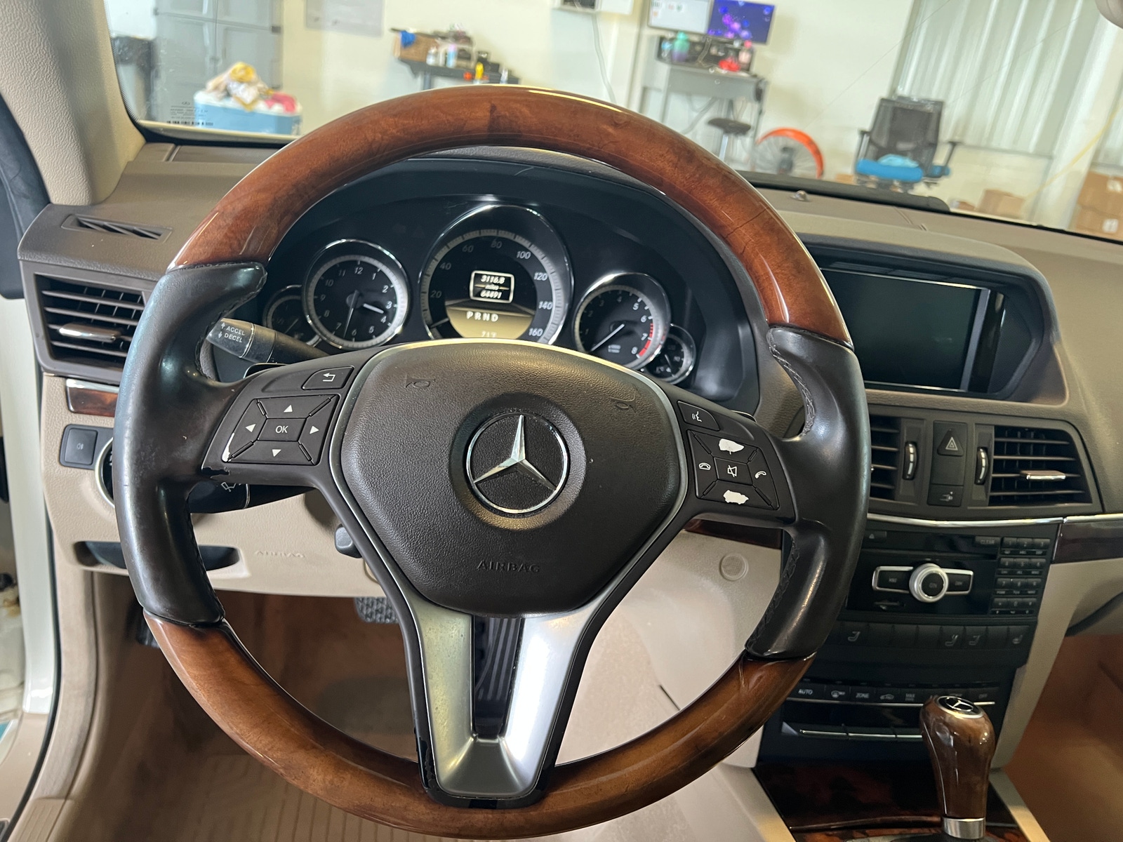Thumbnail: 2012 Mercedes-Benz E-Class - 4