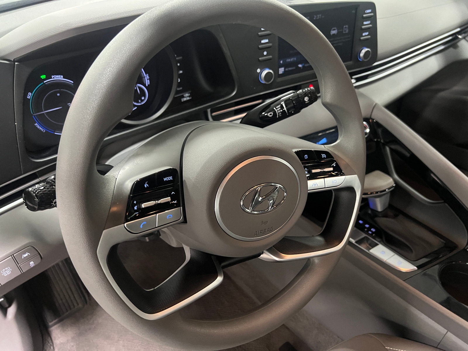 Thumbnail: 2023 Hyundai Elantra - 5