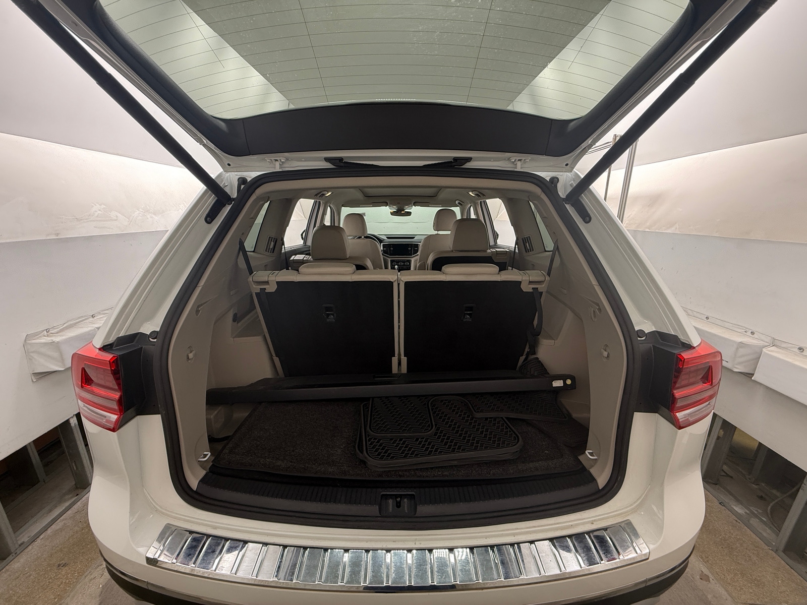 Thumbnail: 2019 Volkswagen Atlas - 6
