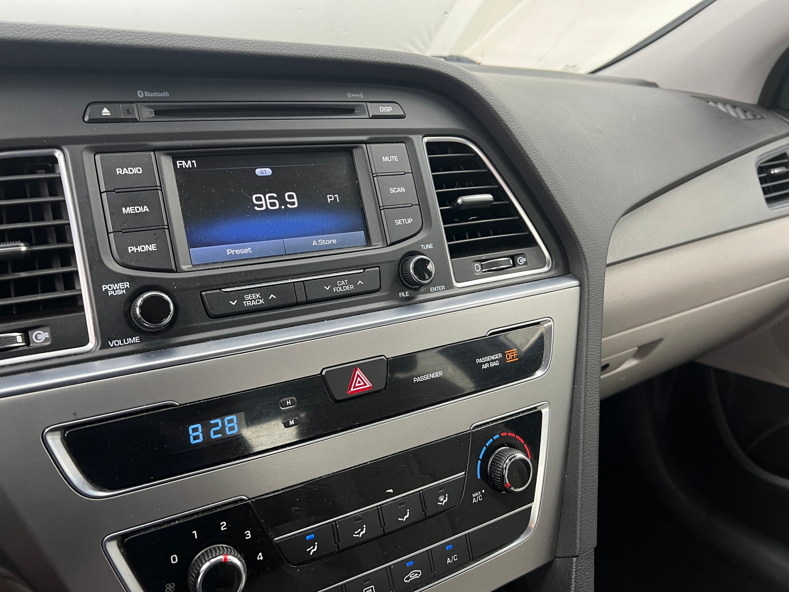 Thumbnail: 2015 Hyundai Sonata - 4