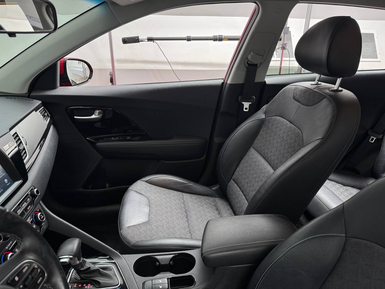 Thumbnail: 2017 Kia Niro - 2