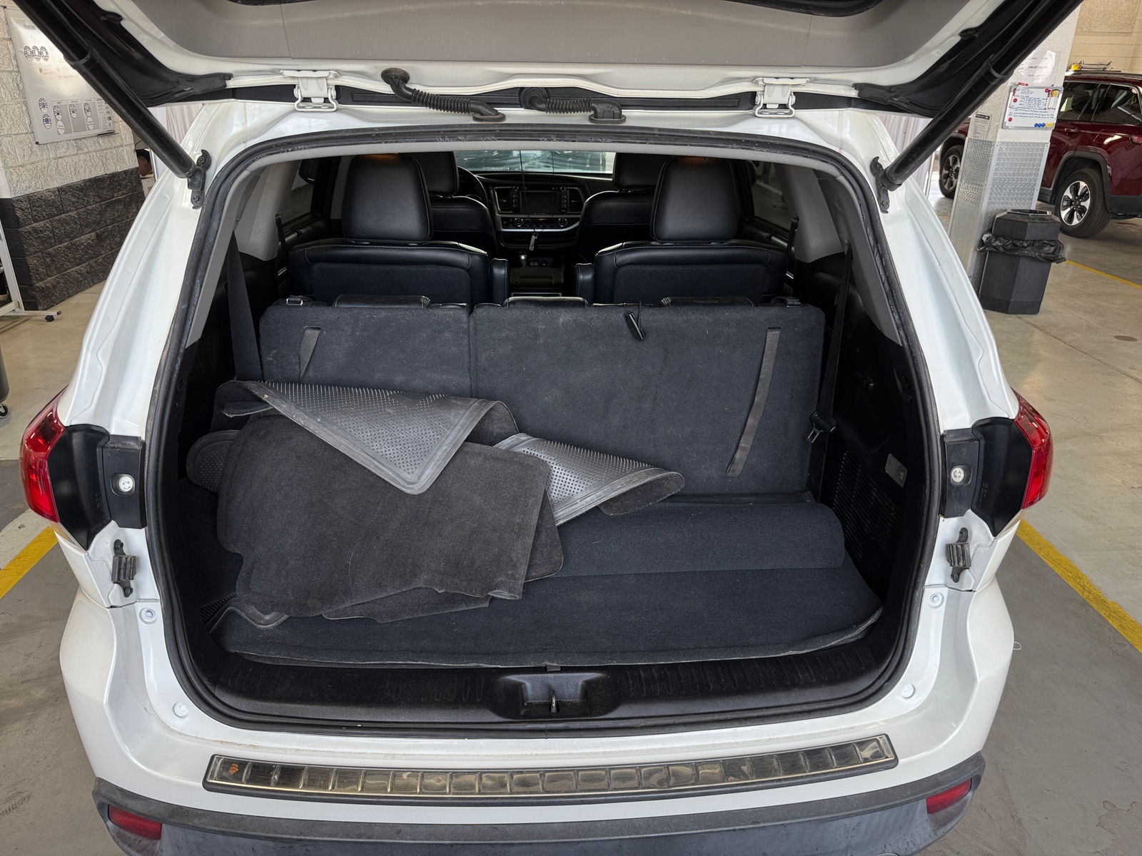 Thumbnail: 2017 Toyota Highlander - 6