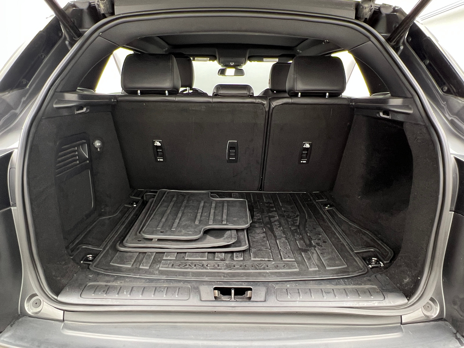Thumbnail: 2016 Land Rover Range Rover Evoque - 6