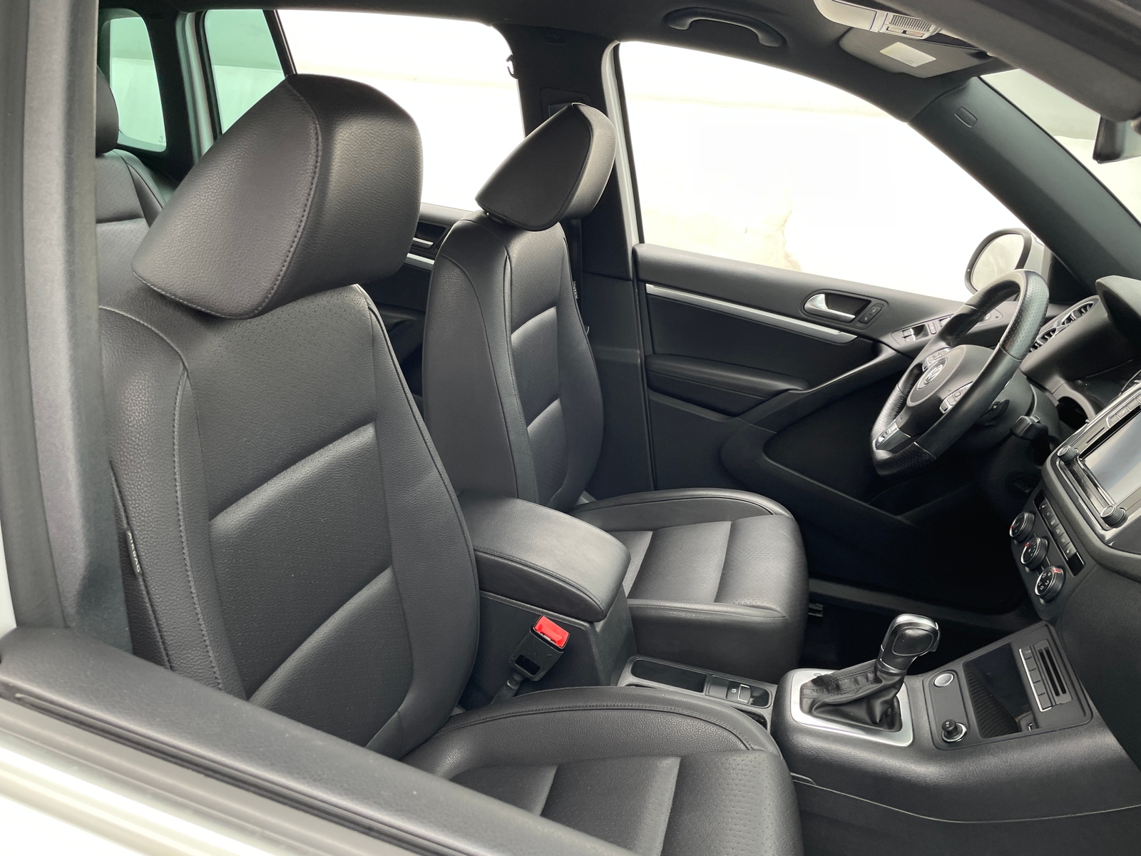Thumbnail: 2016 Volkswagen Tiguan - 2