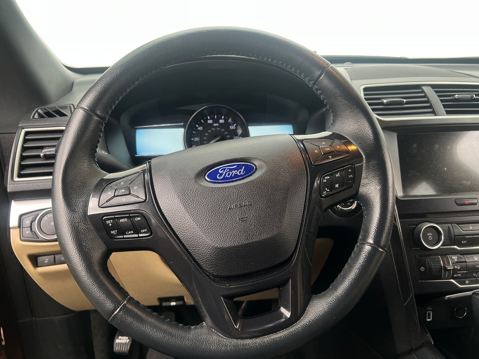 Thumbnail: 2017 Ford Explorer - 5