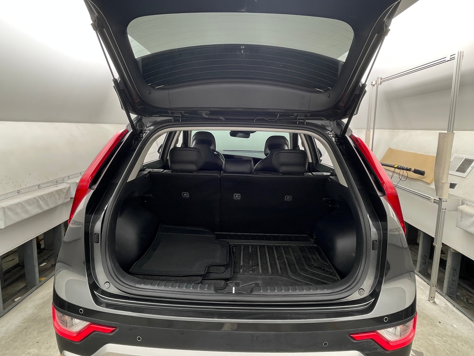 Thumbnail: 2024 Kia Niro - 6